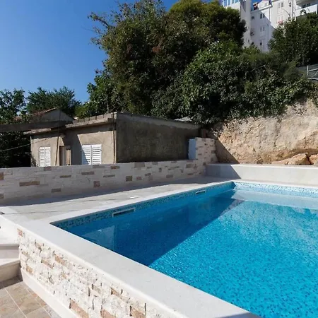 Kusalo- One Bedroom With Terrace 4 *